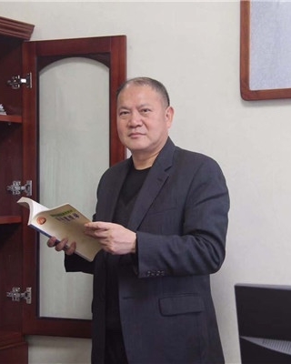 第八届侨界贡献奖人物风采录（九十一） 邓亚光：成功路上不改报国初心